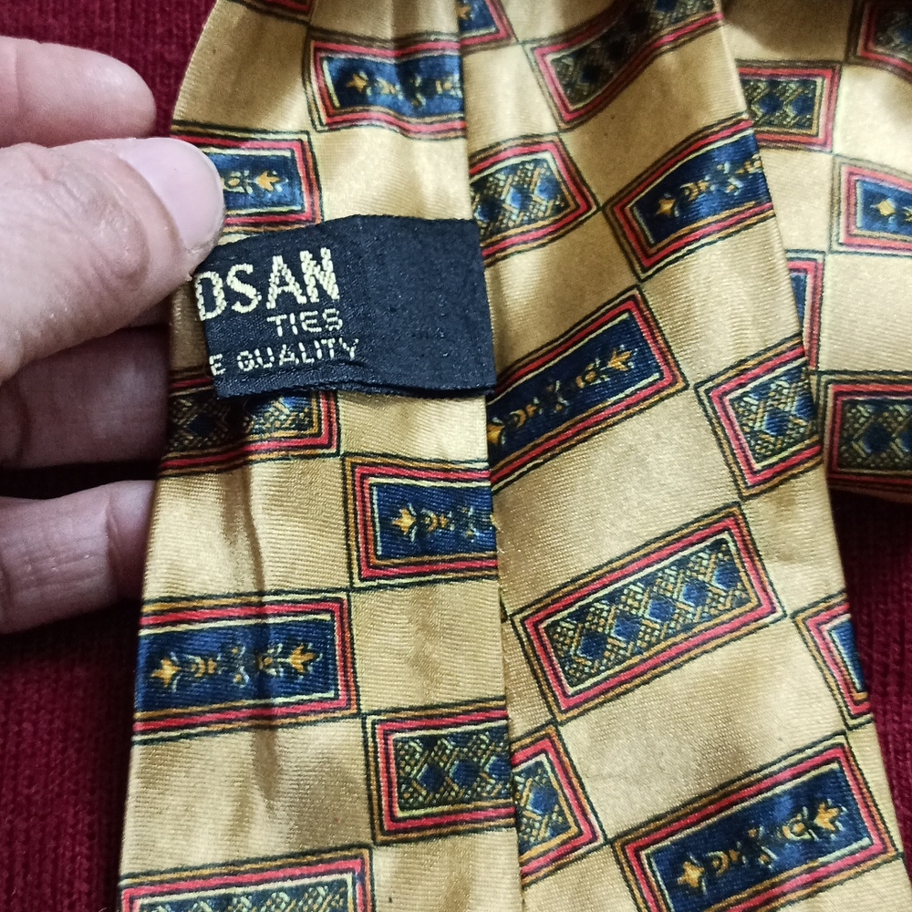Men Tie - Picture 4 of 4